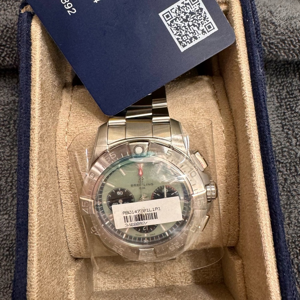 Breitling Avenger Green Dial BNIB - Picture 7 of 7